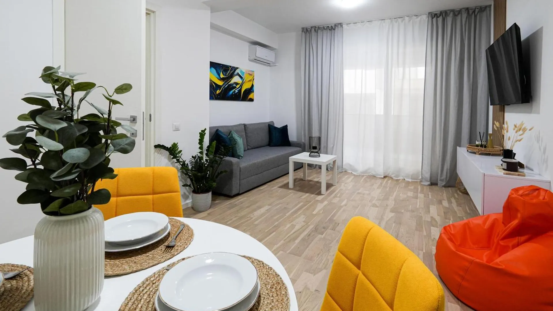 Gabi - Chic Apt With Parking Close To Veranda Mall Bukarest Apartment