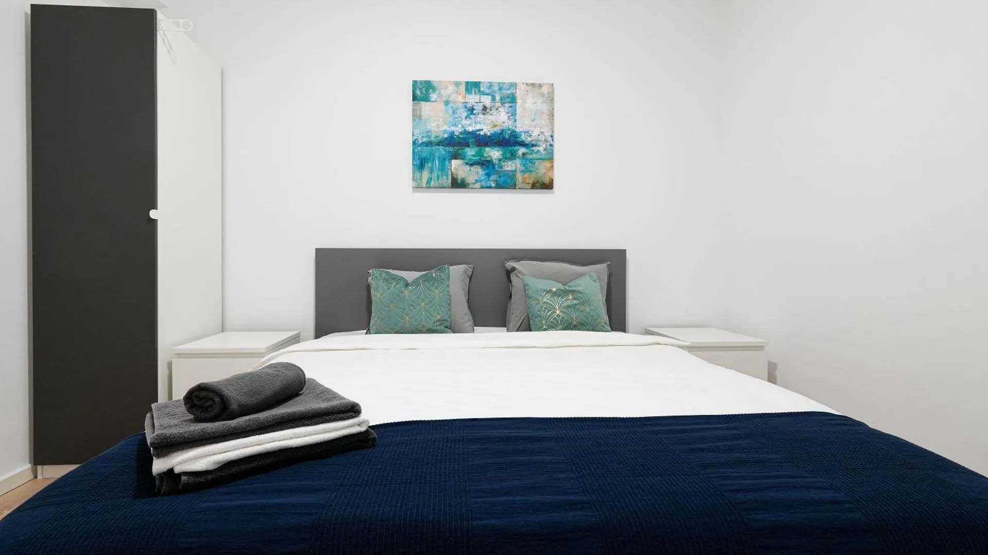 Apartment Gabi - Chic Apt With Parking Close To Veranda Mall Bukarest