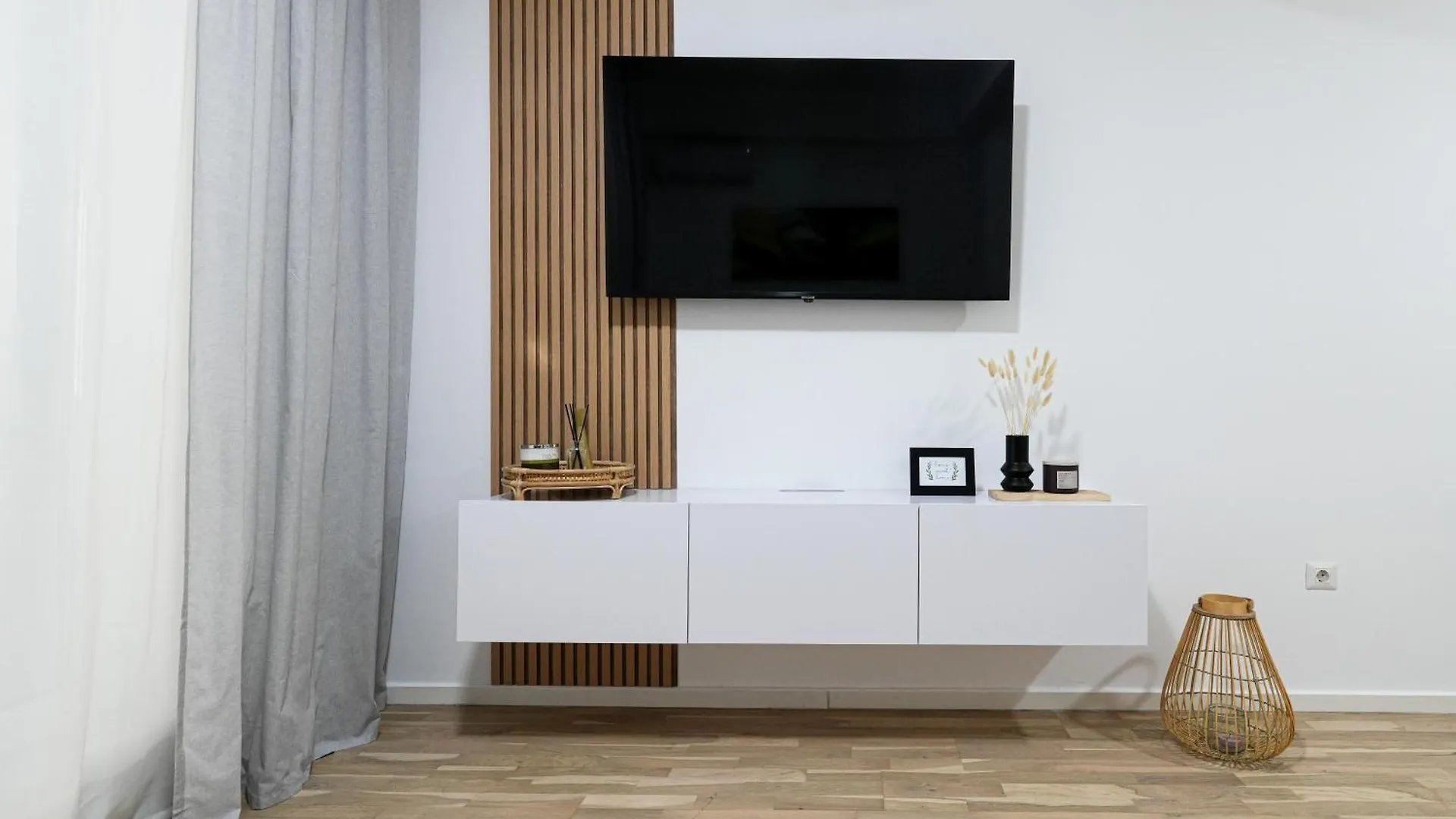 Apartment Gabi - Chic Apt With Parking Close To Veranda Mall Bukarest