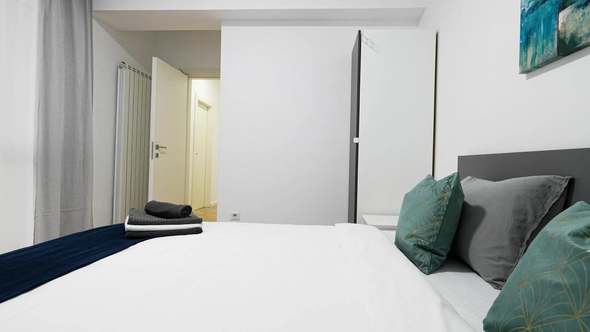Gabi - Chic Apt With Parking Close To Veranda Mall Bukarest Apartment