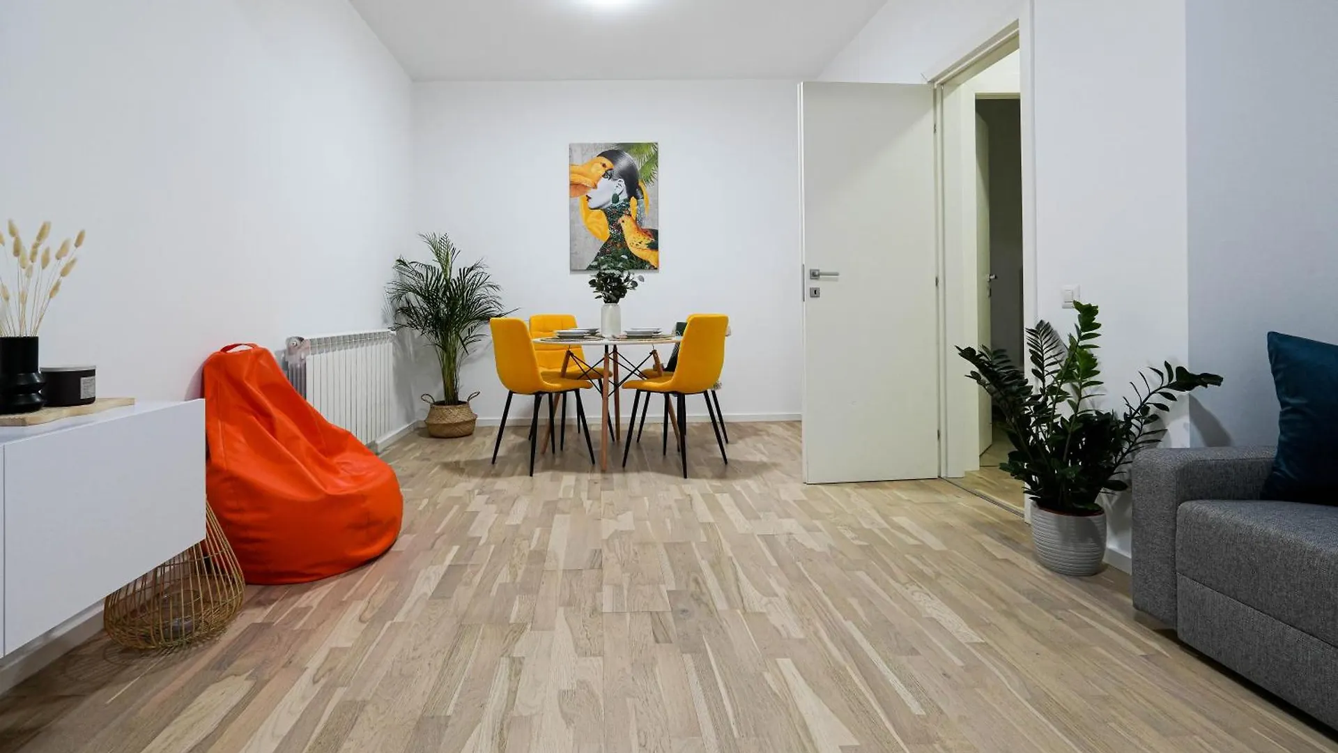Daire Gabi - Chic Apt With Parking Close To Veranda Mall Bükreş Romanya