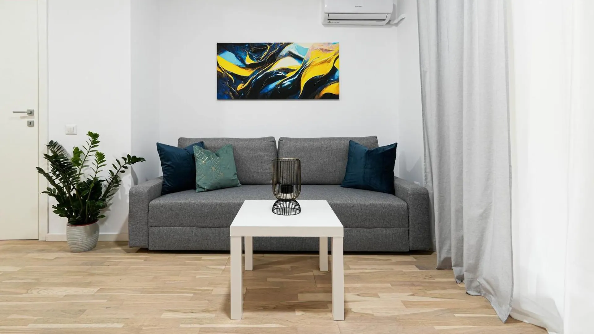 Gabi - Chic Apt With Parking Close To Veranda Mall Bucharest 0*,  Romania
