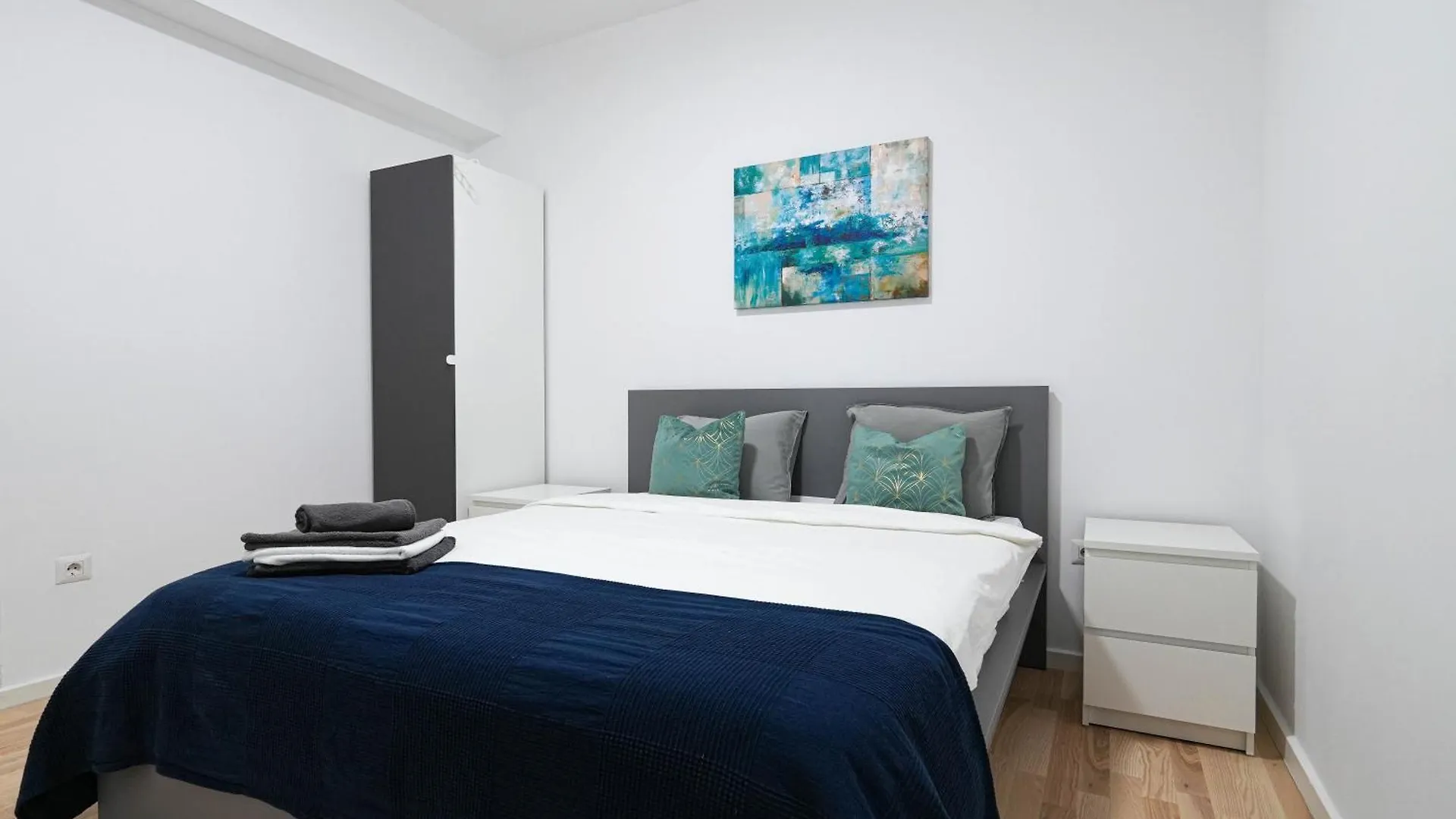 Gabi - Chic Apt With Parking Close To Veranda Mall Bucharest 0*,  Romania