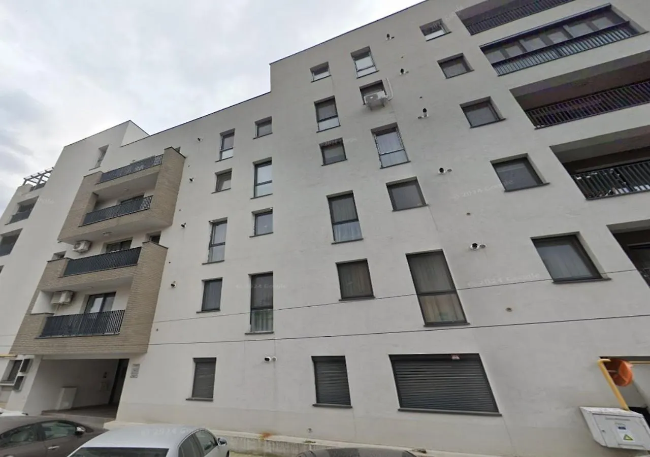 Gabi - Chic Apt With Parking Close To Veranda Mall Bucharest 0*,
